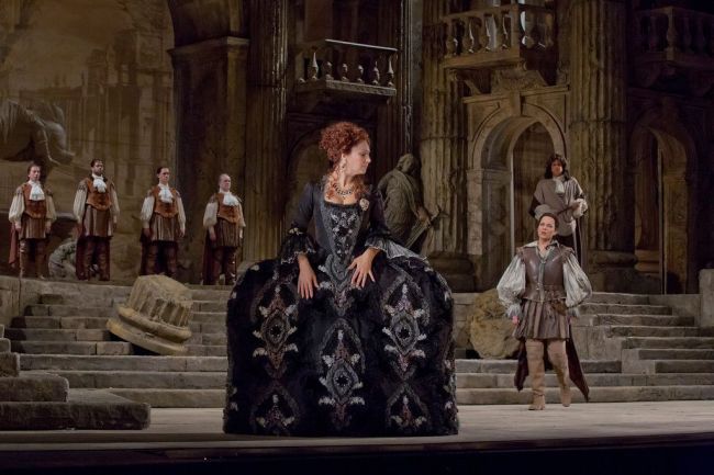 Barbara Frittoli as Vitellia and Elīna Garanča as Sesto in Mozart's "La Clemenza di Tito." Photo: Ken Howard/Metropolitan Opera