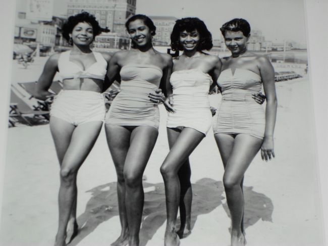 Posing Beauty Exhibition Image 