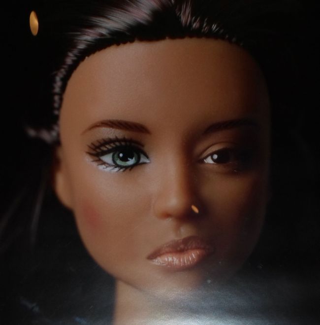 Posing Beauty Exhibition Image 