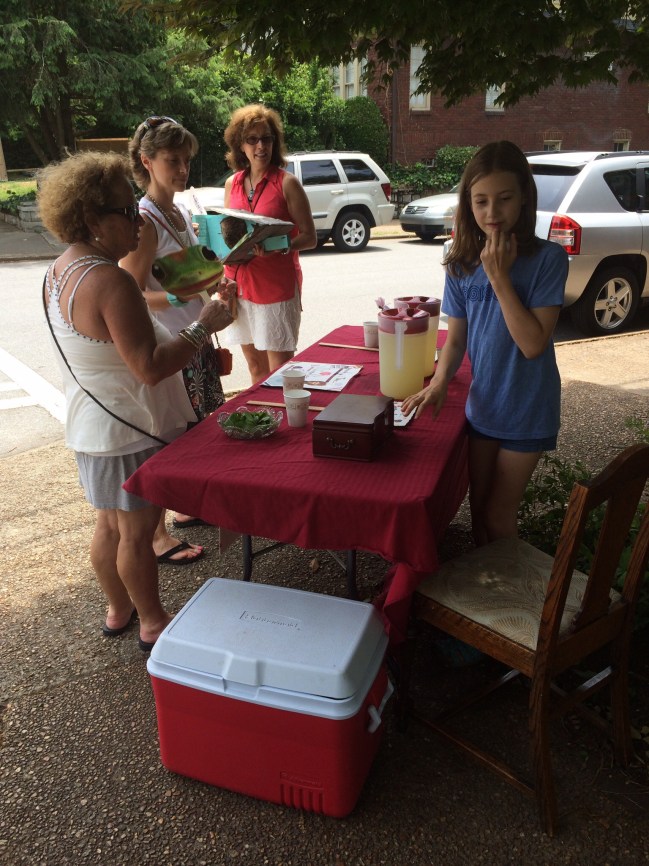 Lia & Layla sell Lemonade to benefit the Met Opera