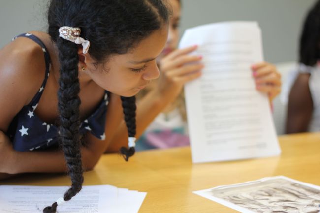 Layla, Lexi and Grace at the High Museum Kids Audio Guide Table Read 