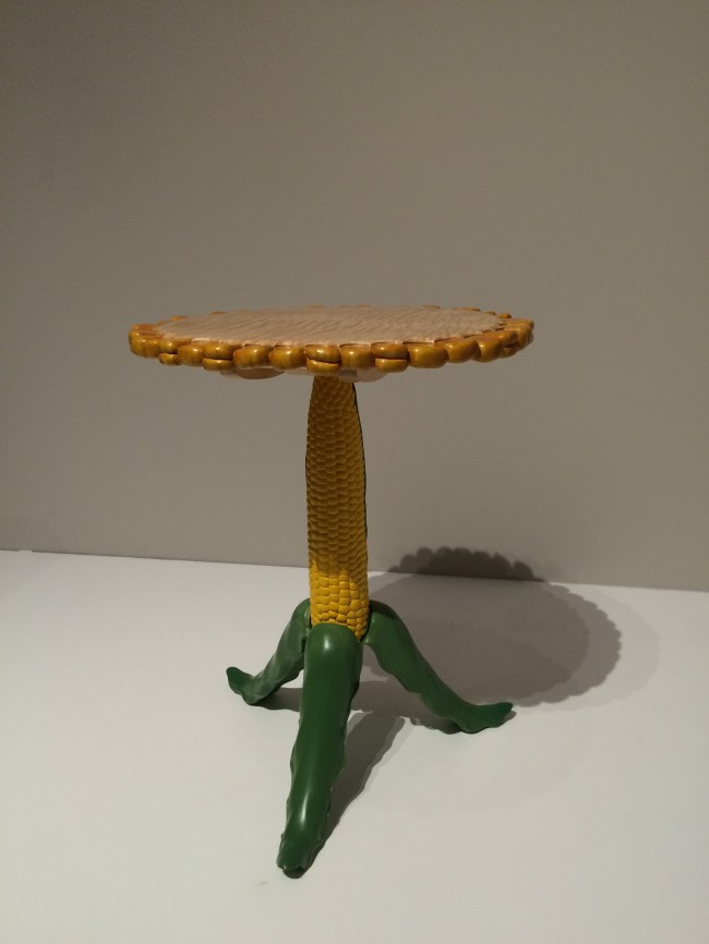 Corn cob table 