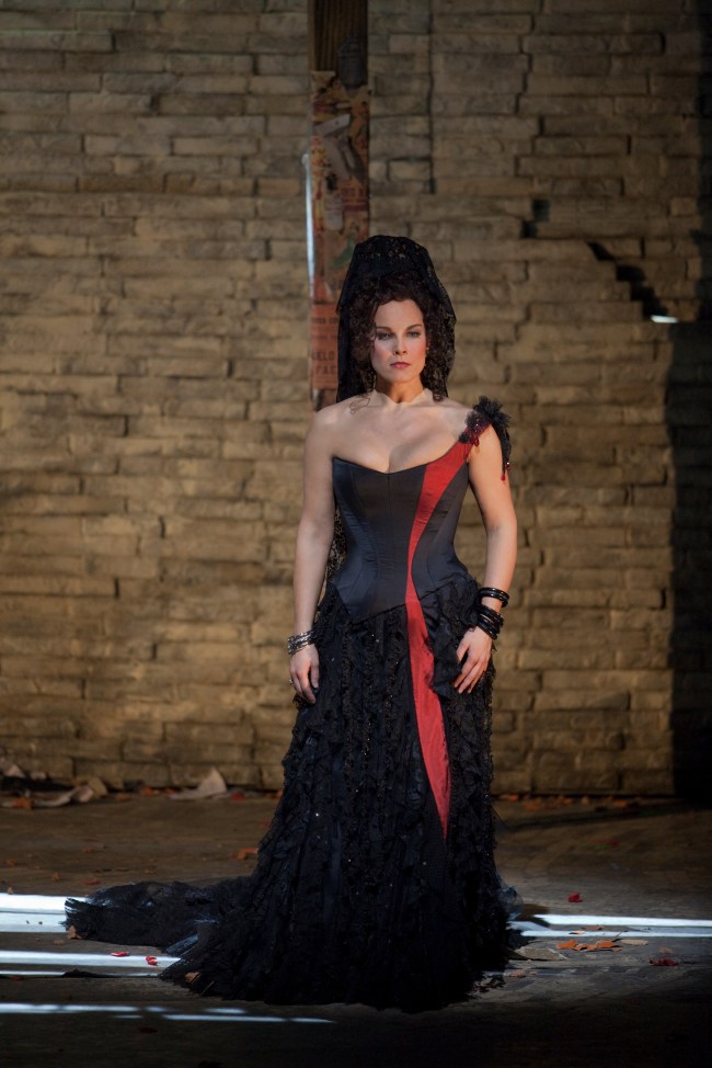 CARMEN Garanca as Carmen_0003