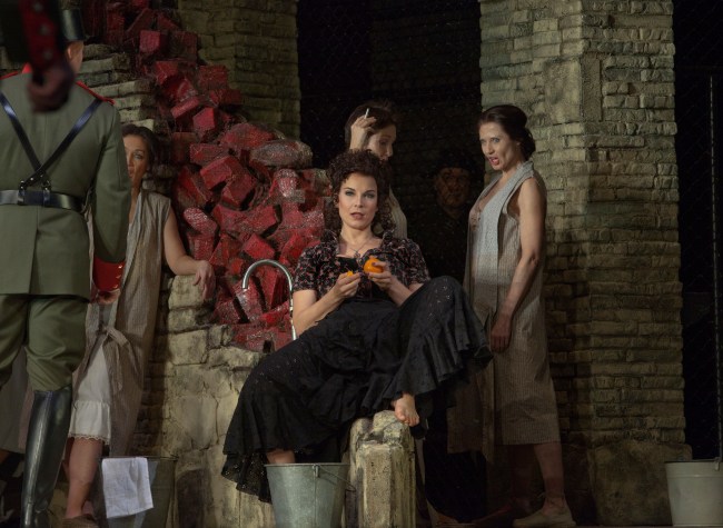 CARMEN Garanca as Carmen_3825